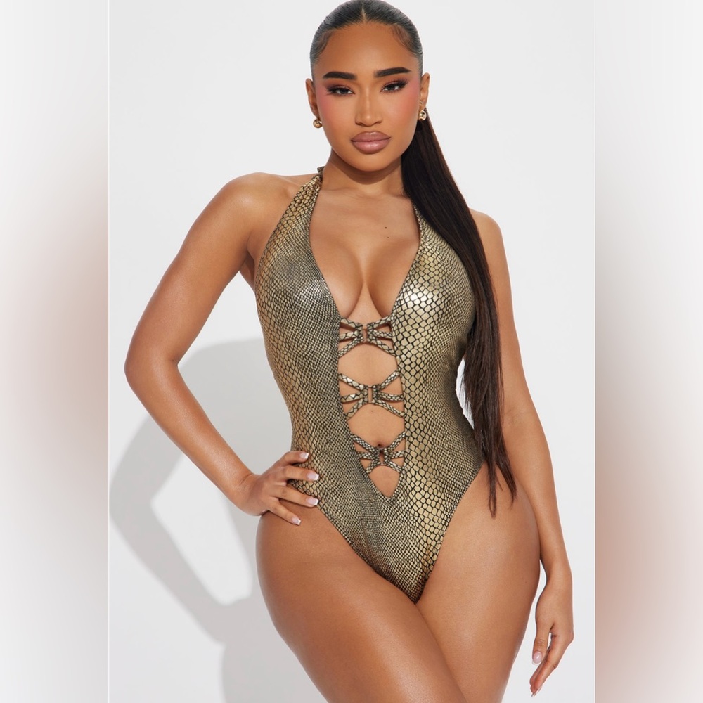 Fashion Nova bathing suit
